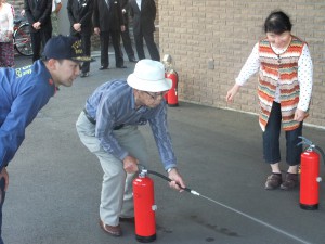 水消火器による消火訓練